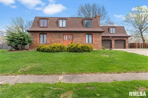 10 Beacon Ridge Dr, Springfield, IL 62711