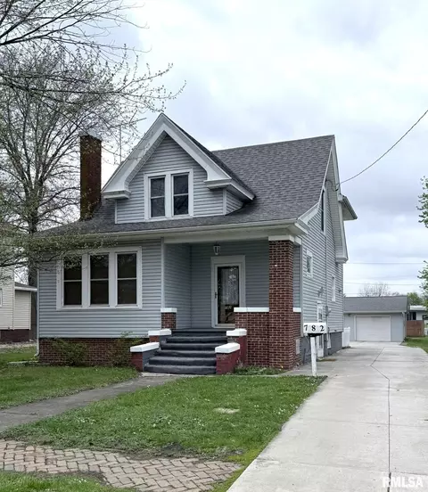 782 Monroe St, Galesburg, IL 61401