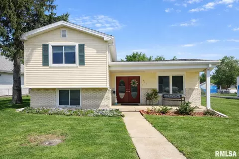 815 W Adams St, Taylorville, IL 62568