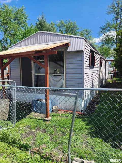 254 Marnico Ln, Jacksonville, IL 62650