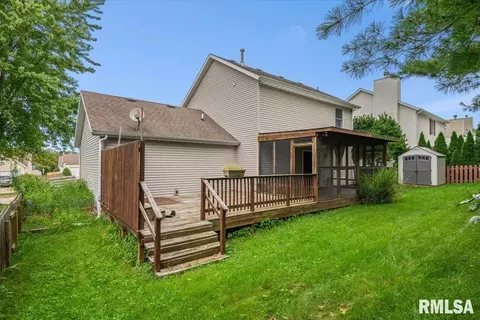 Exterior - 3712 Viking Blvd, Springfield, IL 62712 photo 8 of 11
