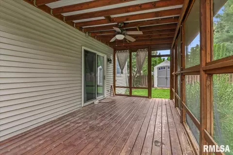 Exterior - 3712 Viking Blvd, Springfield, IL 62712 photo 5 of 11