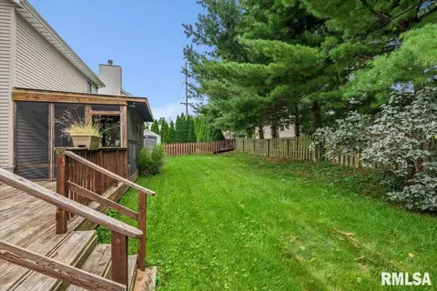Exterior - 3712 Viking Blvd, Springfield, IL 62712 photo 9 of 11