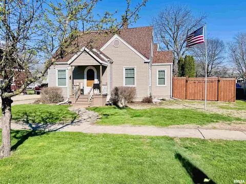 1073 Jefferson St, Galesburg, IL 61401