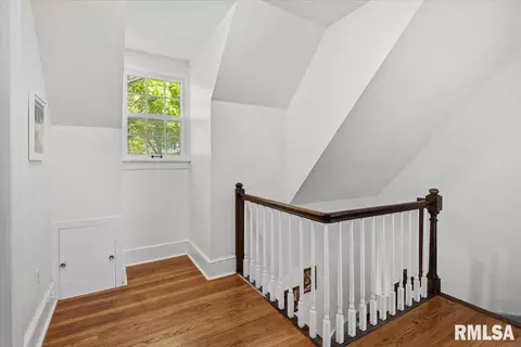 Entry Way - 822 W Edwards St, Springfield, IL 62704 photo 3 of 3