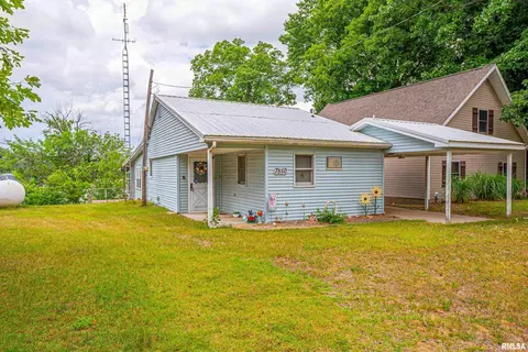 7550 E Mathews Bay Rd, Bath, IL 62617