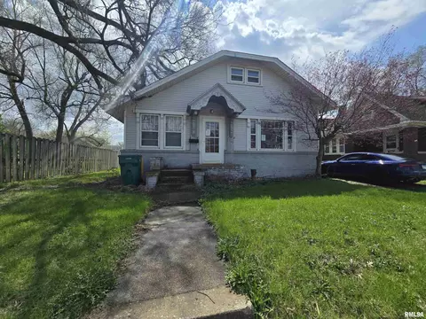 1360 W Main St, Galesburg, IL 61401