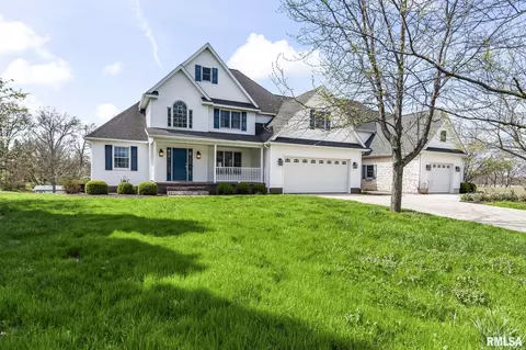 2407 Eastwood Dr, Taylorville, IL 62568