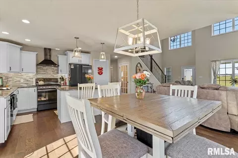 Dining - 1701 Spartan Dr, Chatham, IL 62629 photo 1 of 1