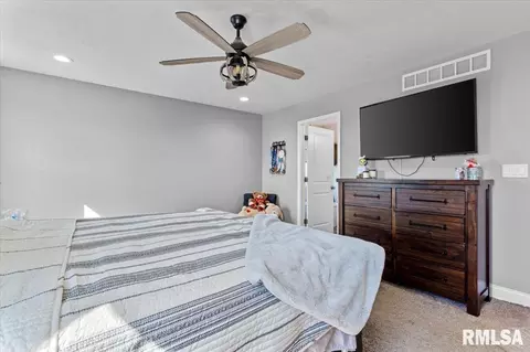 Bedroom - 1701 Spartan Dr, Chatham, IL 62629 photo 2 of 6