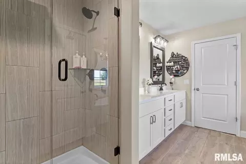 Bath - 1701 Spartan Dr, Chatham, IL 62629 photo 3 of 5