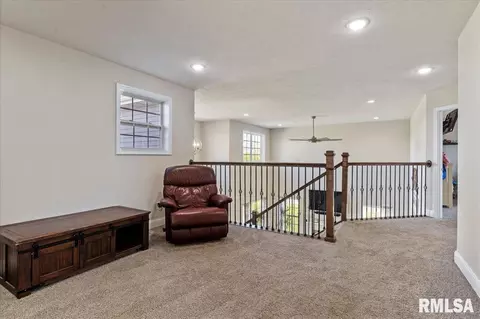 Entry Way - 1701 Spartan Dr, Chatham, IL 62629 photo 2 of 3