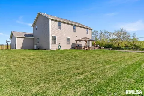 Exterior - 1701 Spartan Dr, Chatham, IL 62629 photo 6 of 7