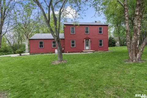 38 Wedgewood Ln, Girard, IL 62640