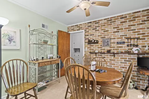 Dining - 146 Circle Dr, Springfield, IL 62703 photo 1 of 3