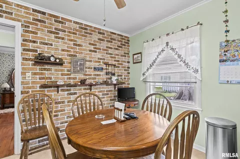 Dining - 146 Circle Dr, Springfield, IL 62703 photo 3 of 3