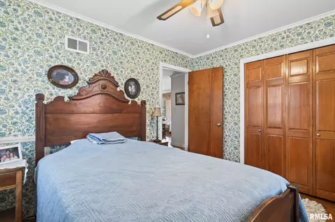 Bedroom - 146 Circle Dr, Springfield, IL 62703 photo 5 of 9