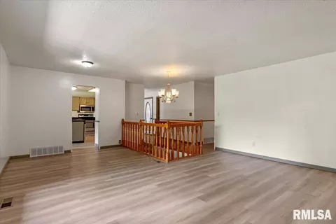 Living - 1204 Harmony Ct, Springfield, IL 62703 photo 3 of 5