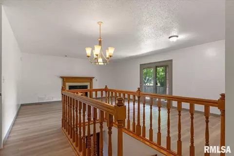 Living - 1204 Harmony Ct, Springfield, IL 62703 photo 5 of 5