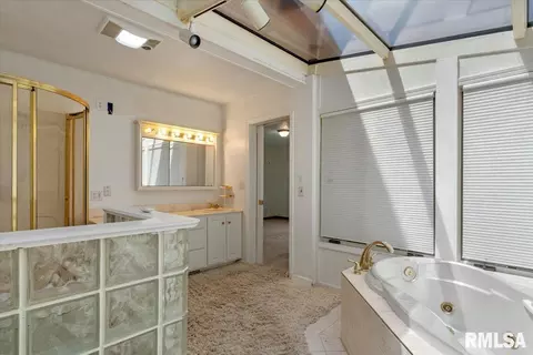 Bath - 1204 Harmony Ct, Springfield, IL 62703 photo 2 of 2