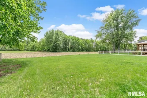 Exterior - 1204 Harmony Ct, Springfield, IL 62703 photo 4 of 6