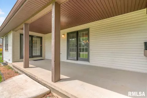 Exterior - 1204 Harmony Ct, Springfield, IL 62703 photo 3 of 6
