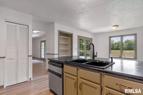 Other - 1204 Harmony Ct, Springfield, IL 62703 photo 4 of 11