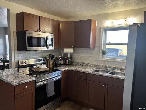 Kitchen - 731 E Jackson St, Virden, IL 62690 photo 1 of 3