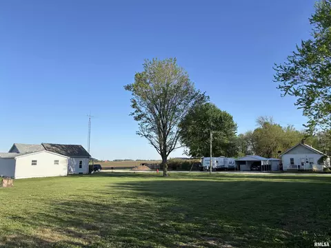 Exterior - 731 E Jackson St, Virden, IL 62690 photo 5 of 6