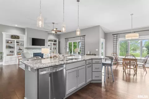Kitchen - 3700 Crystal Spring Dr, Springfield, IL 62711 photo 4 of 5