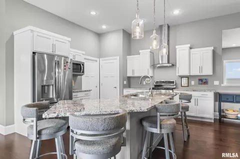 Kitchen - 3700 Crystal Spring Dr, Springfield, IL 62711 photo 3 of 5