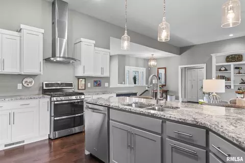 Kitchen - 3700 Crystal Spring Dr, Springfield, IL 62711 photo 2 of 5