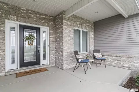 Exterior - 3700 Crystal Spring Dr, Springfield, IL 62711 photo 4 of 7