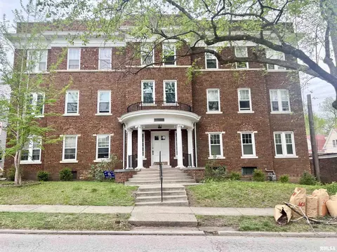 1217 W Fayette Ave, Springfield, IL 62704