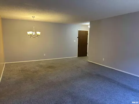 Living - 1909 Jeanette Ln, Springfield, IL 62702 photo 3 of 3