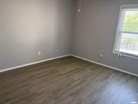 Bedroom - 1909 Jeanette Ln, Springfield, IL 62702 photo 2 of 2