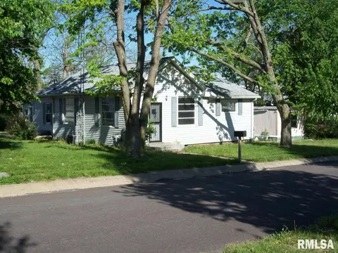 55 N Commercial St, Winchester, IL 62694