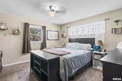 Bedroom - 519 W Wright St, Virden, IL 62690 photo 3 of 5