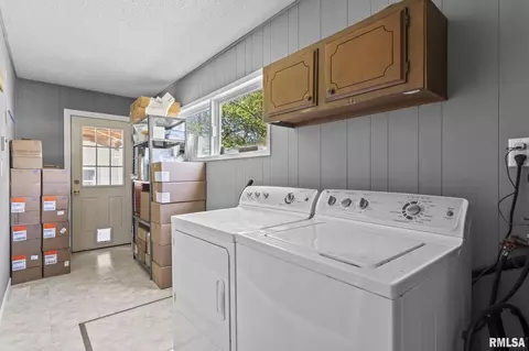 Other - 519 W Wright St, Virden, IL 62690 photo 5 of 7