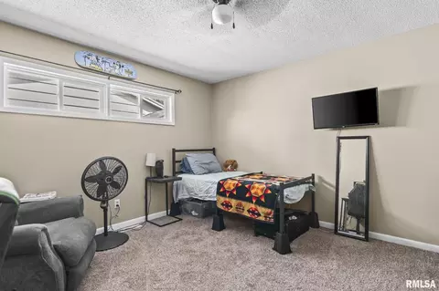 Bedroom - 519 W Wright St, Virden, IL 62690 photo 4 of 5