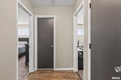 Entry Way - 519 W Wright St, Virden, IL 62690 photo 3 of 3