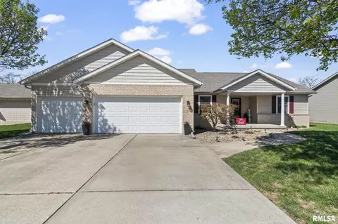 505 Willows Ave, Chatham, IL 62629