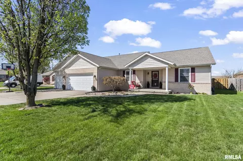 Exterior - 505 Willows Ave, Chatham, IL 62629 photo 2 of 7