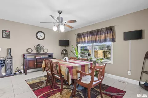 Dining - 505 Willows Ave, Chatham, IL 62629 photo 2 of 2