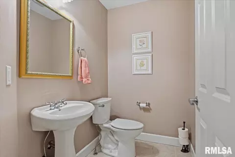 Bath - 4356 Creek Dr, Springfield, IL 62711 photo 4 of 5