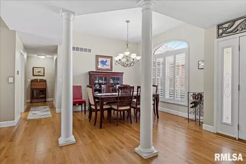Entry Way - 4356 Creek Dr, Springfield, IL 62711 photo 2 of 4