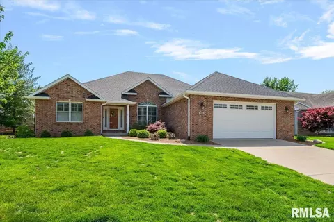 4356 Creek Dr, Springfield, IL 62711