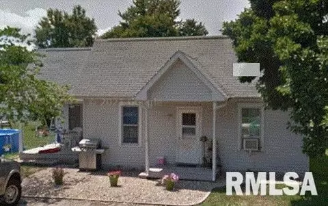 209 Locust Dr, Dawson, IL 62520