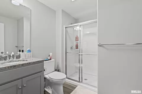 Bath - 4605 Lasalle Ct, Springfield, IL 62711 photo 4 of 4