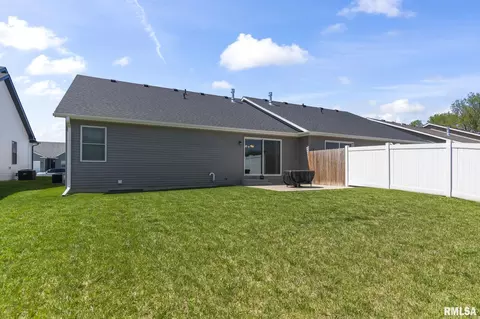 Exterior - 4605 Lasalle Ct, Springfield, IL 62711 photo 6 of 7